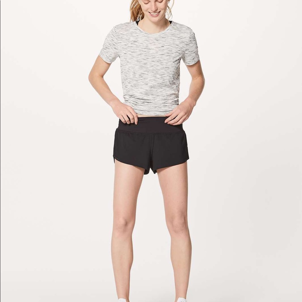lululemon black chase me short sz 6